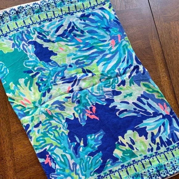 Lilly Pulitzer Blue and Green Infinity Scarf - Picture 1 of 2